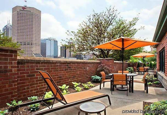 Courtyard Indianapolis At The Capitol Hotel Exterior photo